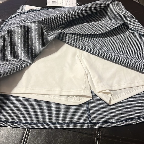 Brand new Lady Hagen Hagen Golf Skort size 6. - Picture 2 of 5